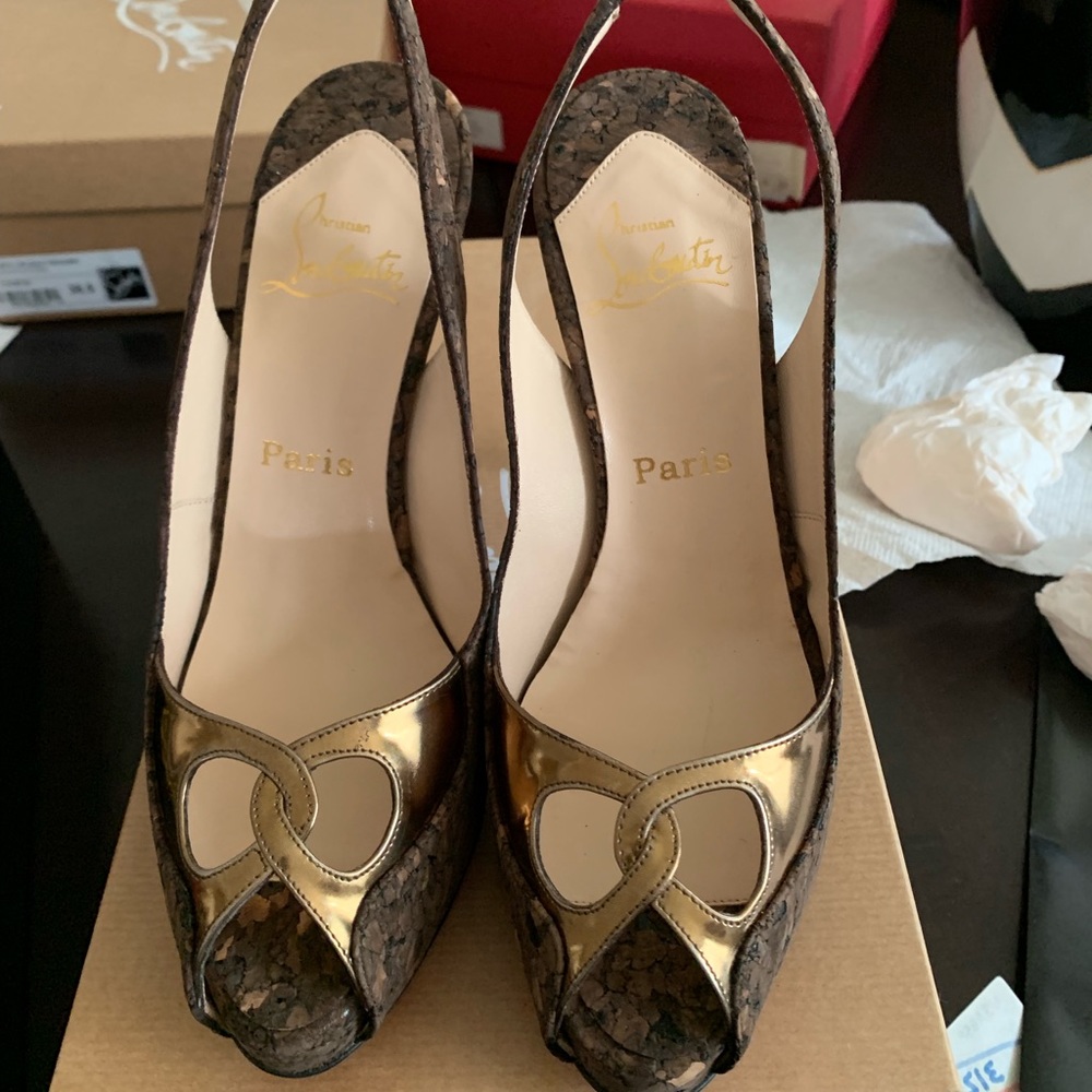 Gorgeous Louboutin cork heel size 38